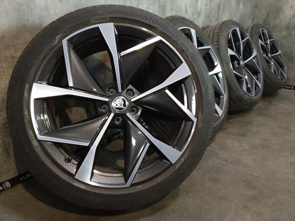 Original Skoda Enyaq iV 80 80x 85 85x RS Coupe Elroq 85 Vision Aero Alufelgen Sommerreifen 235/45 R 21 255/40 R 21 Bridgestone 2022 8,5J ET40 5LA601025N 9J ET42 5LA601025AL 5x112