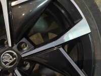 Original Skoda Enyaq iV 80 80x 85 85x RS Coupe Elroq 85 Vision Aero Alufelgen Sommerreifen 235/45 R 21 255/40 R 21 Bridgestone 2022 8,5J ET40 5LA601025N 9J ET42 5LA601025AL 5x112