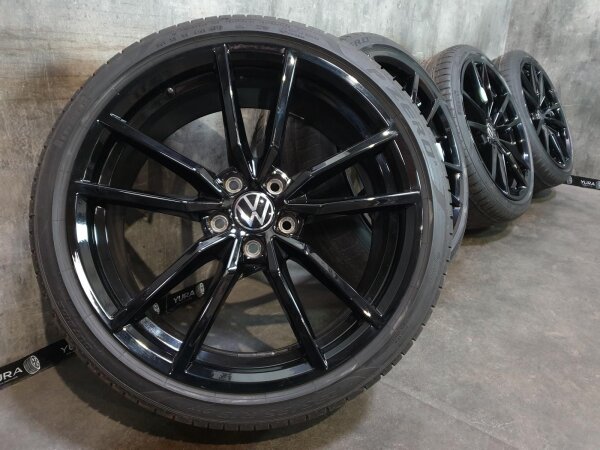 Original VW Golf 7 5G R GTI GTD Pretoria Alufelgen Sommerreifen 235/35 R 19 Pirelli 2019 8J ET50 5G0601025AJ 5x112 SCHWARZ