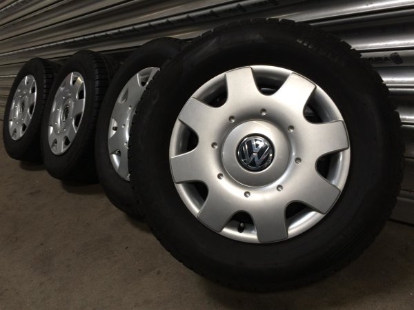 Genuine OEM VW Tiguan 1 5N Steel Rims Winter Tyres 215/65 R 16 Pirelli 6,1-5,8mm 2015
