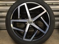 VW Golf 7 5G 8 5H 5H0601025G Dallas Alufelgen Sommerreifen 225/40 R 18 Seal Pirelli 7,7mm 2019