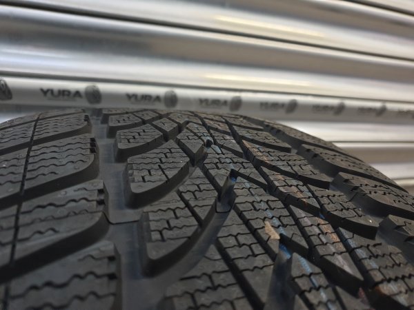 1x Dunlop SP Winter Sport 4D Winter Tyres 245/50 R 18 104V Runflat 99% 2014 (NEUES Label gedruckt) 