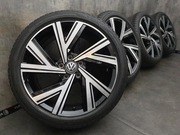 VW Golf 8 5H R GTI GTD Bergamo Alloy Rims Summer Tyres 225/40 R 18 2021 Bridgestone 6,6-6,3mm 7,5J ET51 5H0601025M 5x112